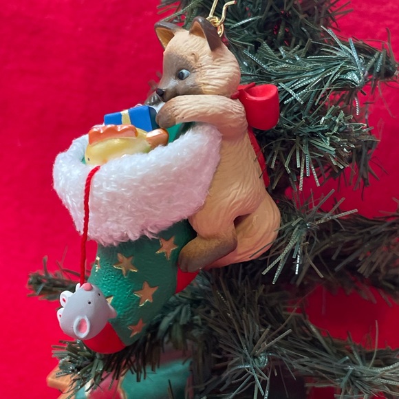 Mischievous Kittens Hallmark Ornament - Picture 4 of 6